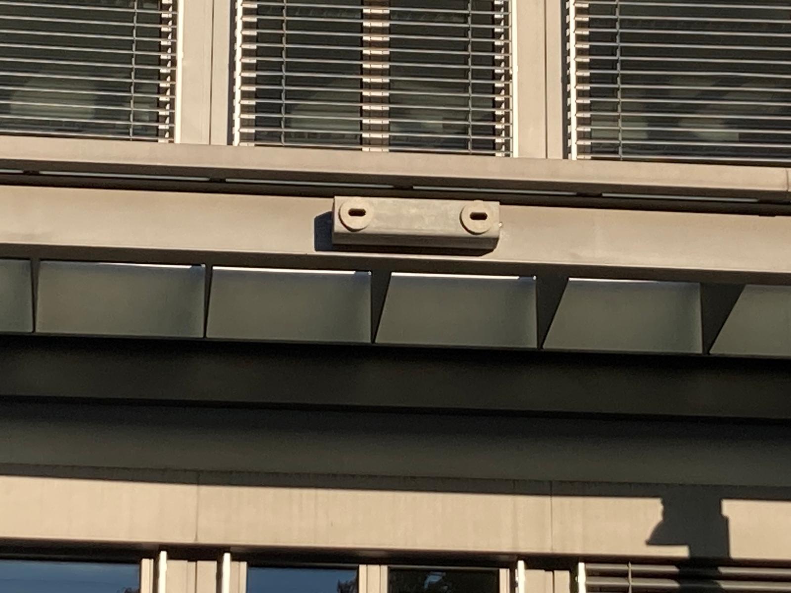 Neu installierte Nistkästen am Gemeindehaus Stäfa